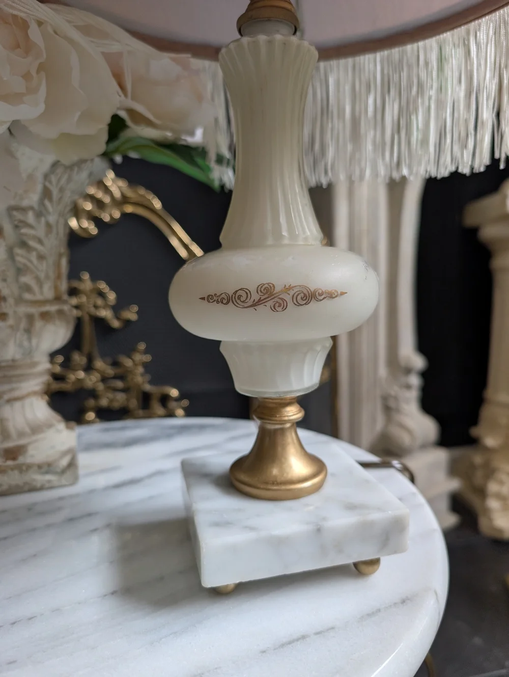 Vintage Porcelain Frederick Cooper Table Lamp, gold details, marble base, fringe - Picture 3 of 8